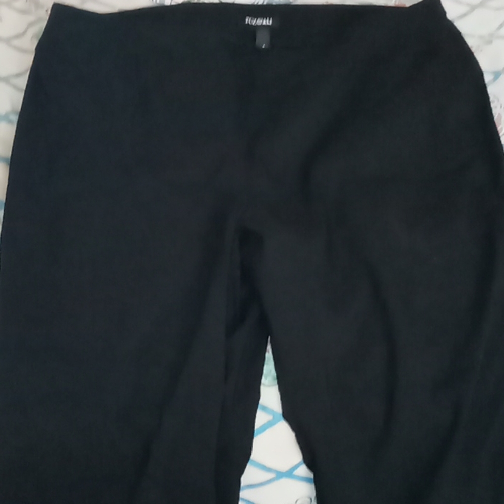 Black capri's